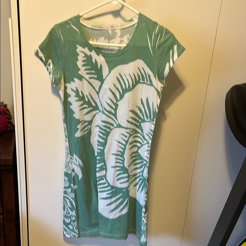 Green and White Leaf/Floral Print T-shirt Dress